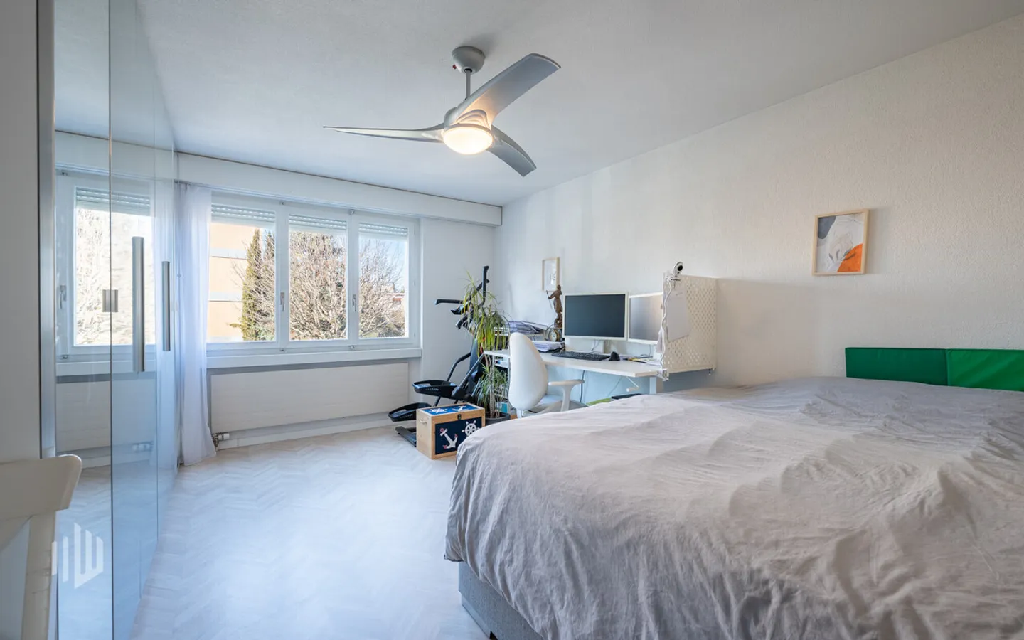 Family-Friendly Apartment with Balcony - Photo 6 of 13