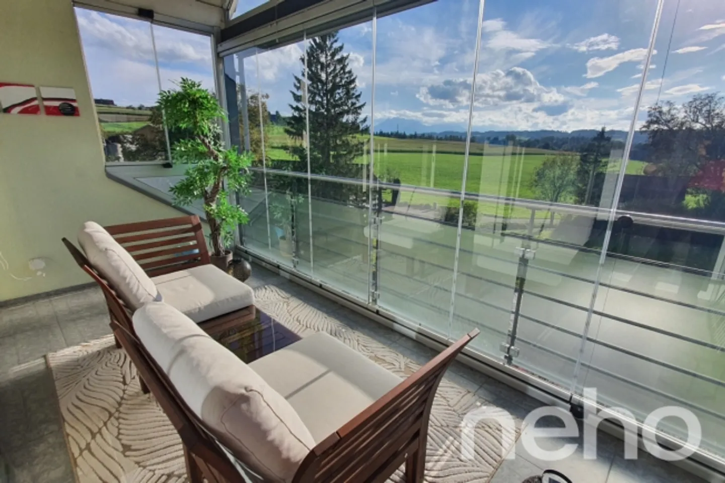 Sunny Penthouse Apartment with Wonderful Views - Photo 8 of 13