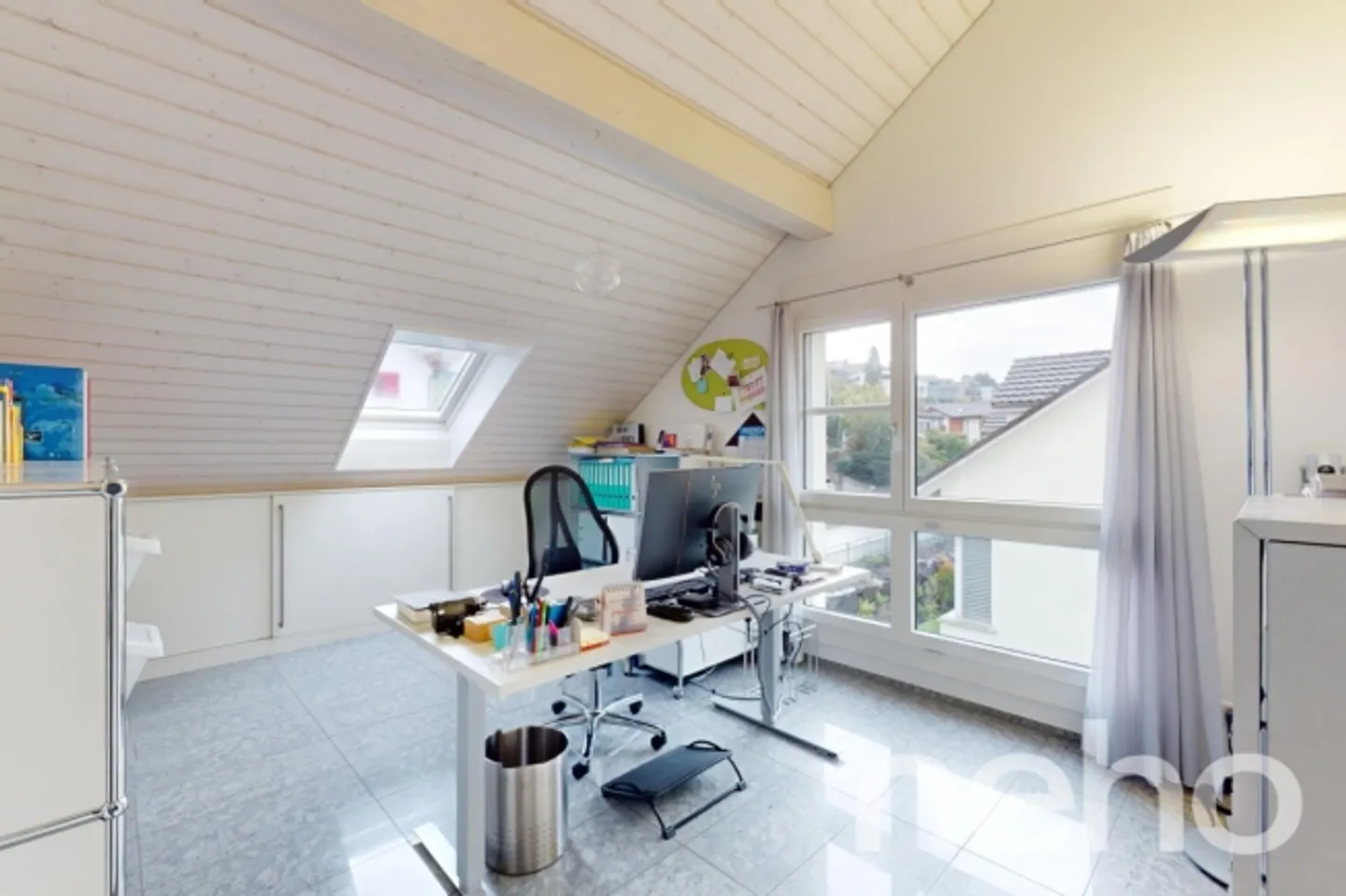 Sunny Penthouse Apartment with Wonderful Views - Photo 10 of 13