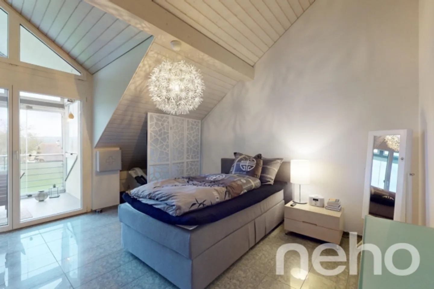 Sunny Penthouse Apartment with Wonderful Views - Photo 11 of 13