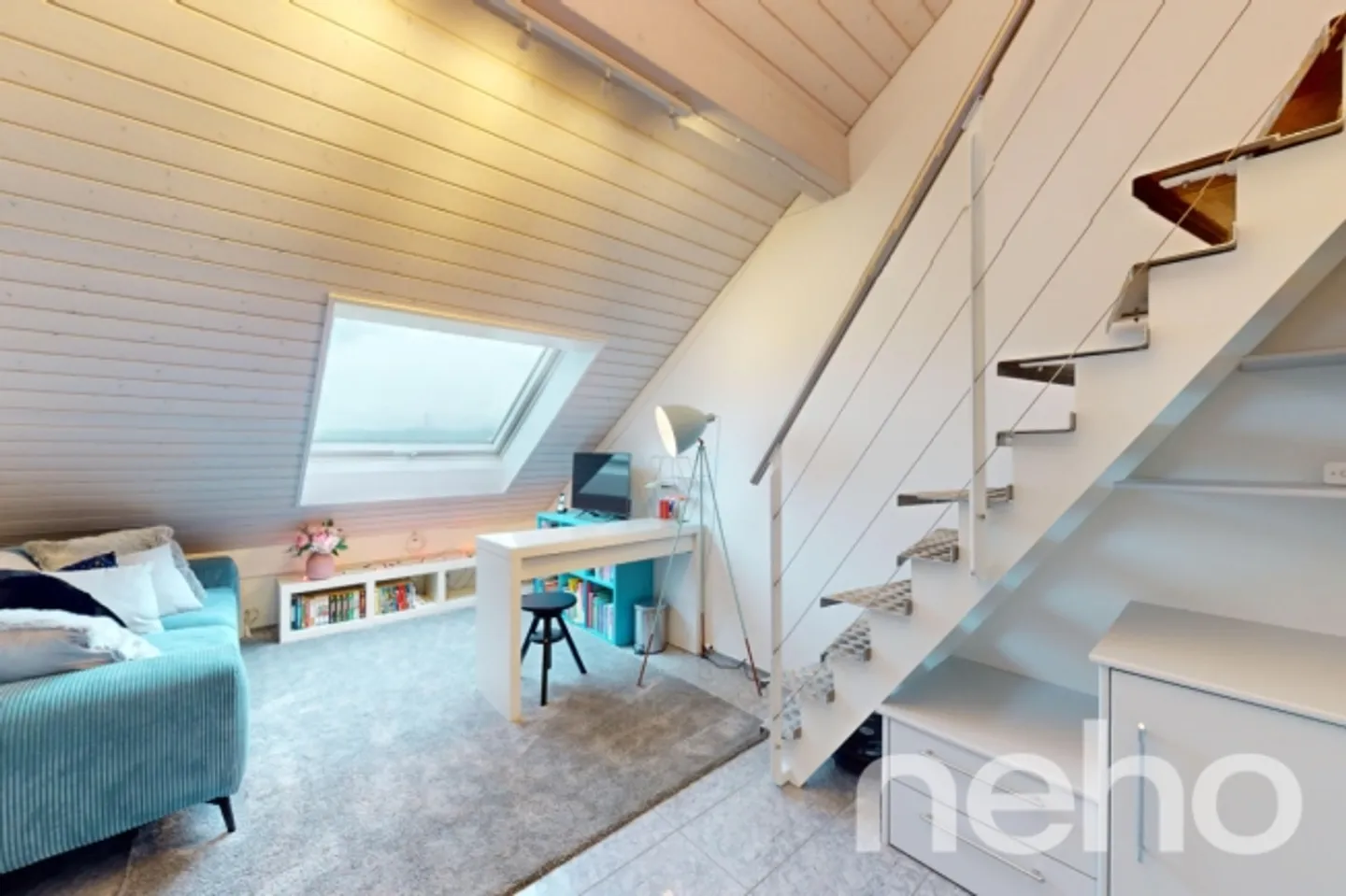 Sunny Penthouse Apartment with Wonderful Views - Photo 12 of 13