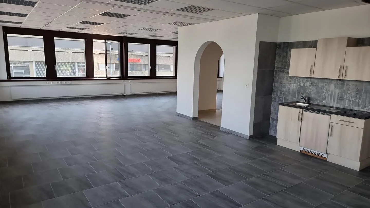 For training, yoga, beauty, studio, exhibition or office - Photo 6 of 9