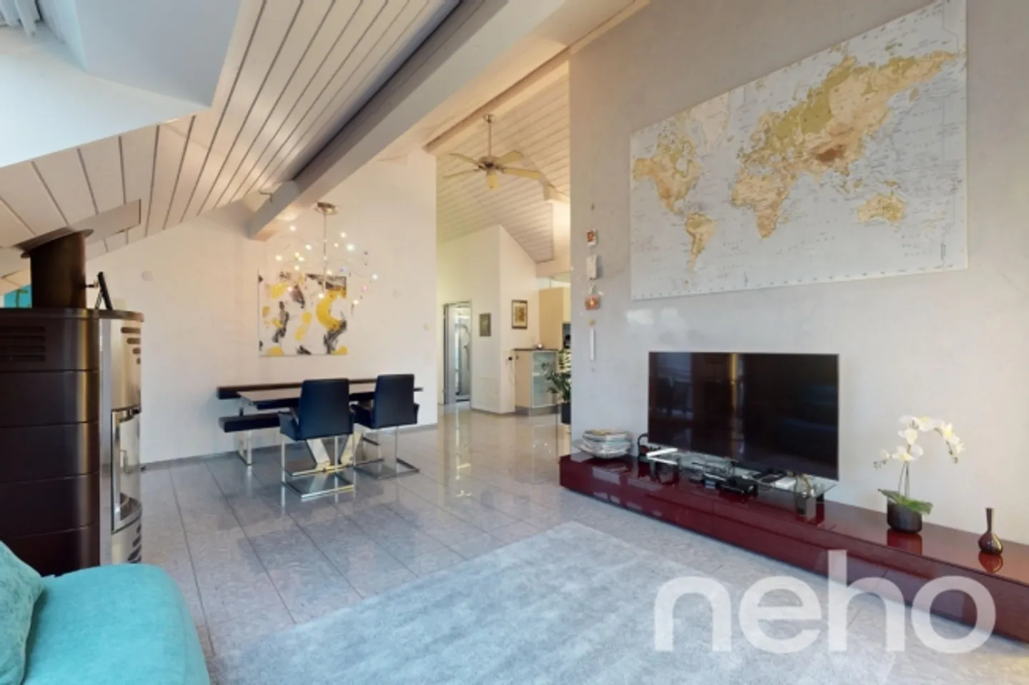 Sunny Penthouse Apartment with Wonderful Views - Photo 7 of 13