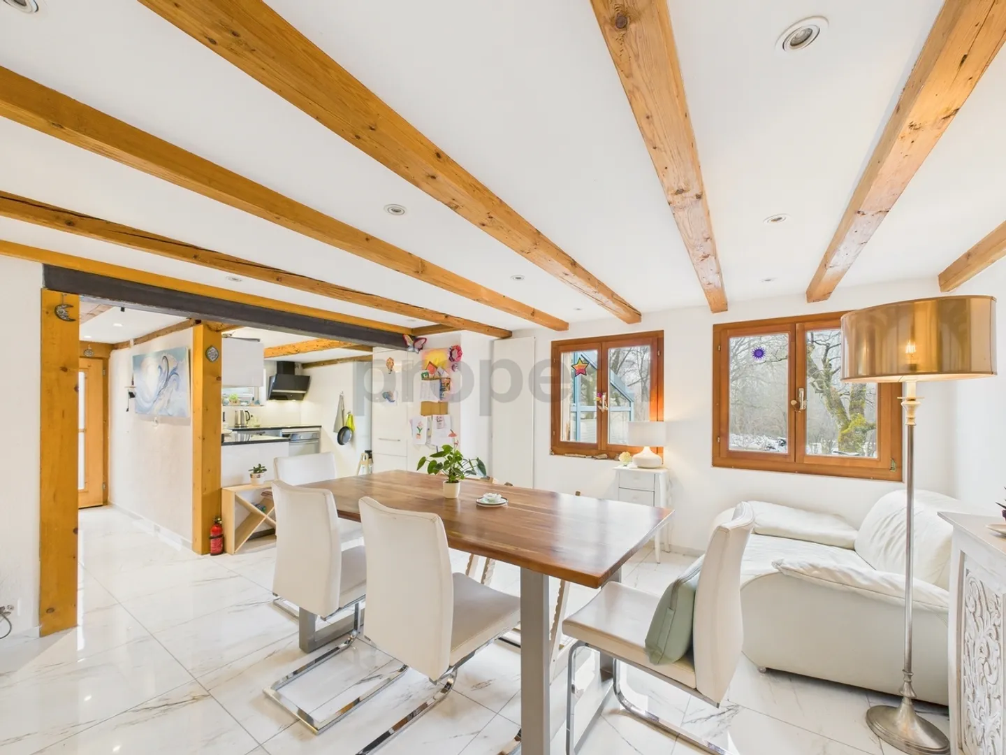 Maison d'angle de 5 pièces récemment rénovée avec jardin à Wetzikon - Photo 2 sur 13