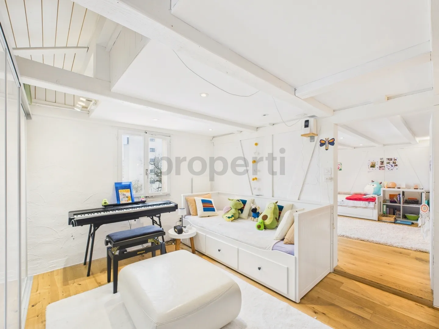 Maison d'angle de 5 pièces récemment rénovée avec jardin à Wetzikon - Photo 8 sur 13