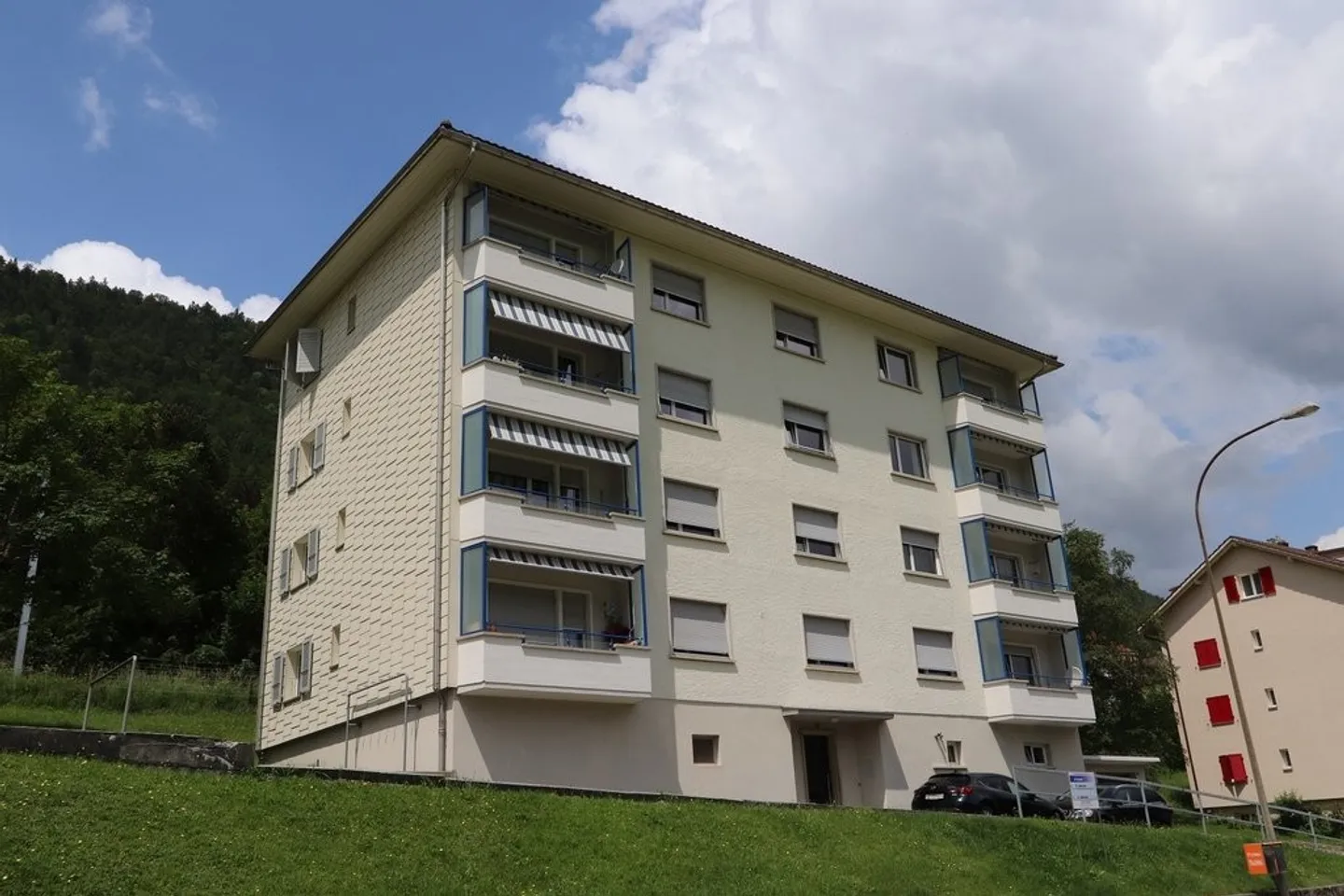 Bell'appartamento con vista libera sulla catena del Chasseral - Foto 1 di 8