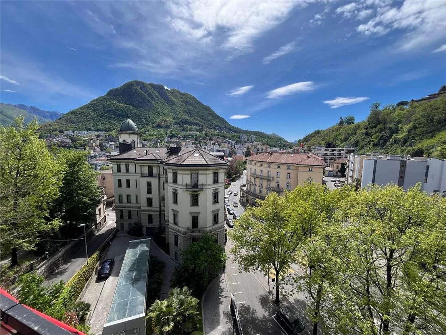 Lugano in a central position modern and bright 3.5 room apartment - Photo 1 of 10
