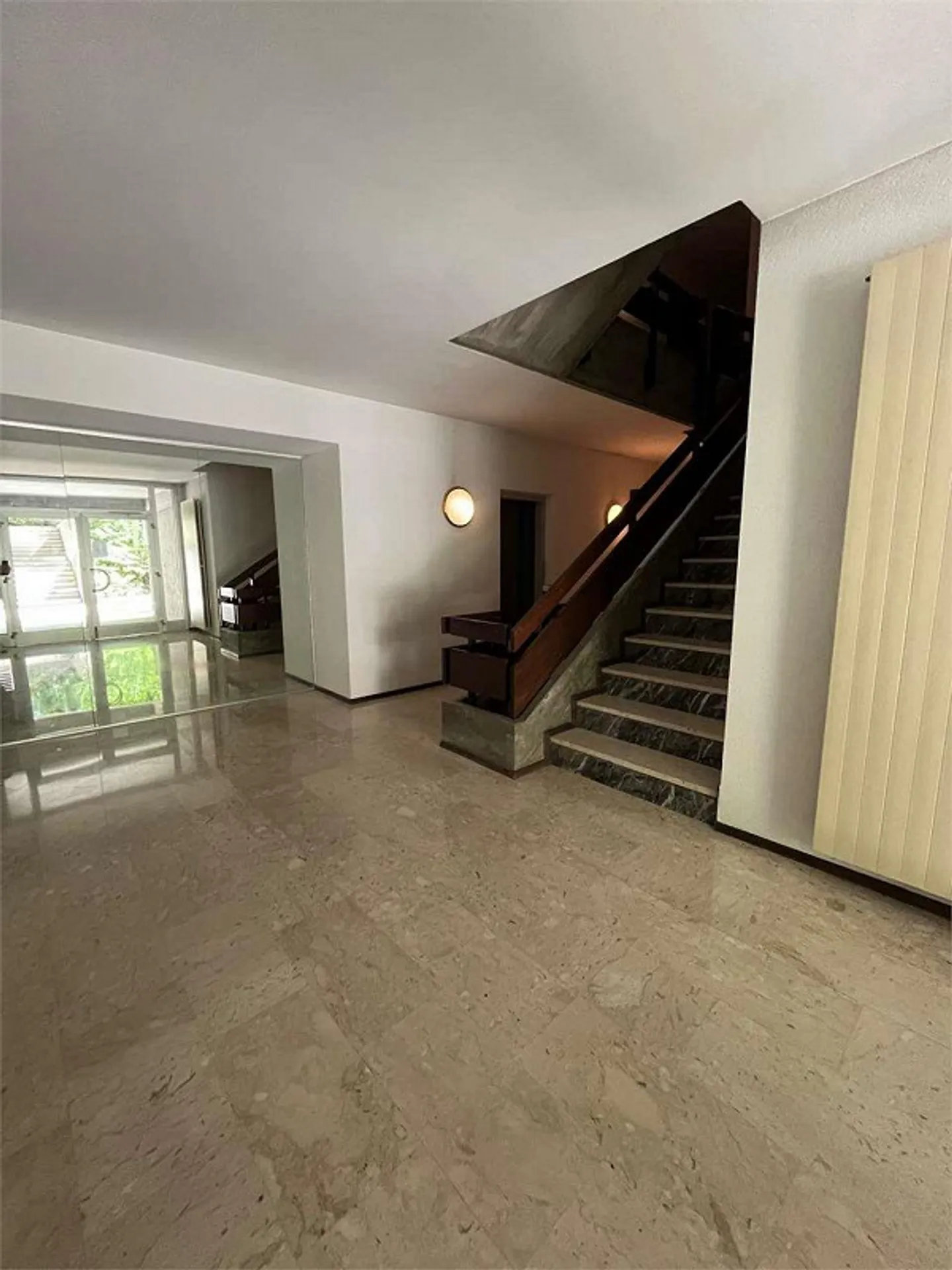 Lugano in a central position modern and bright 3.5 room apartment - Photo 10 of 10