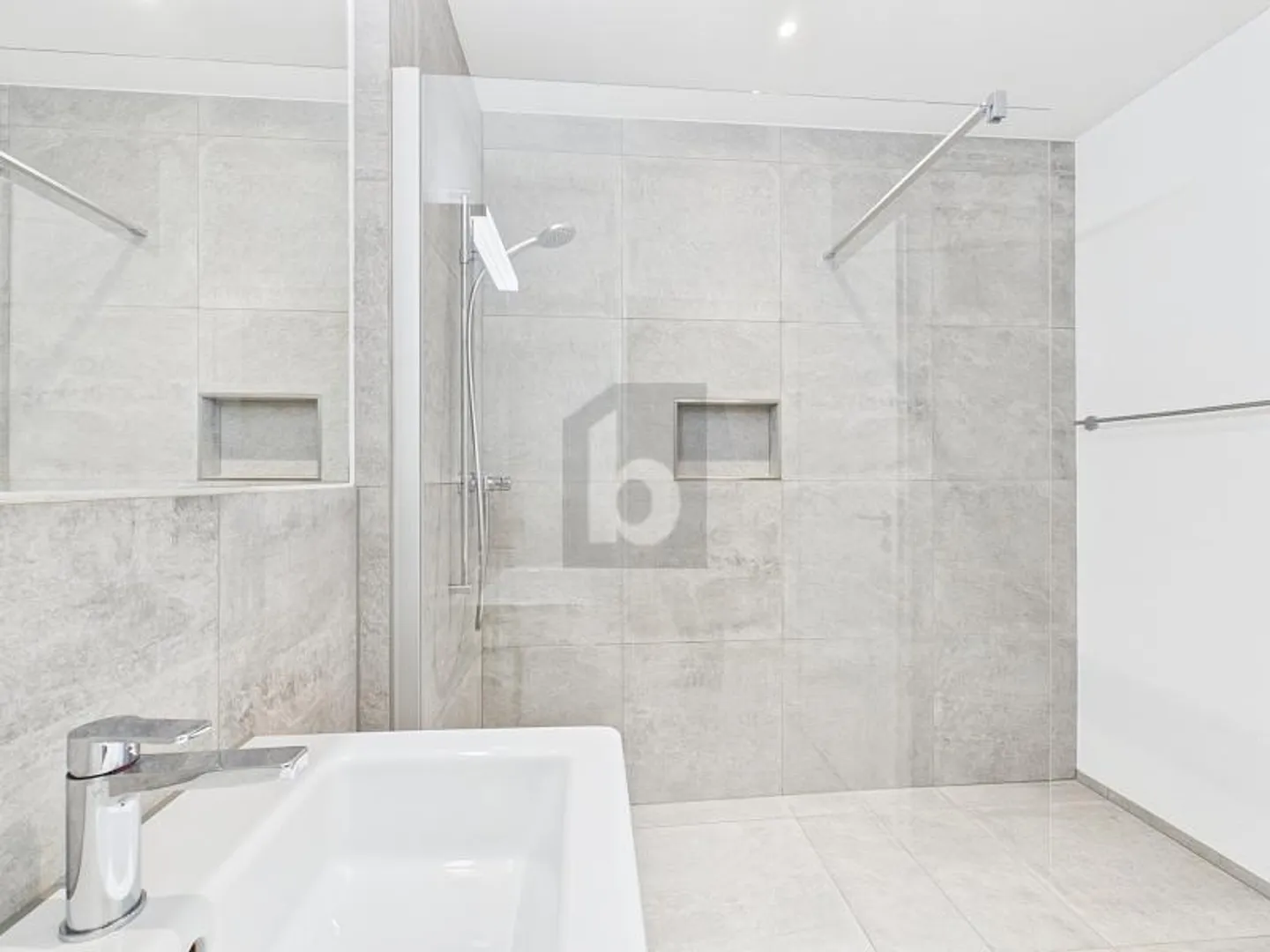 ATTRACTIVE AND MODERN - Photo 2 of 6