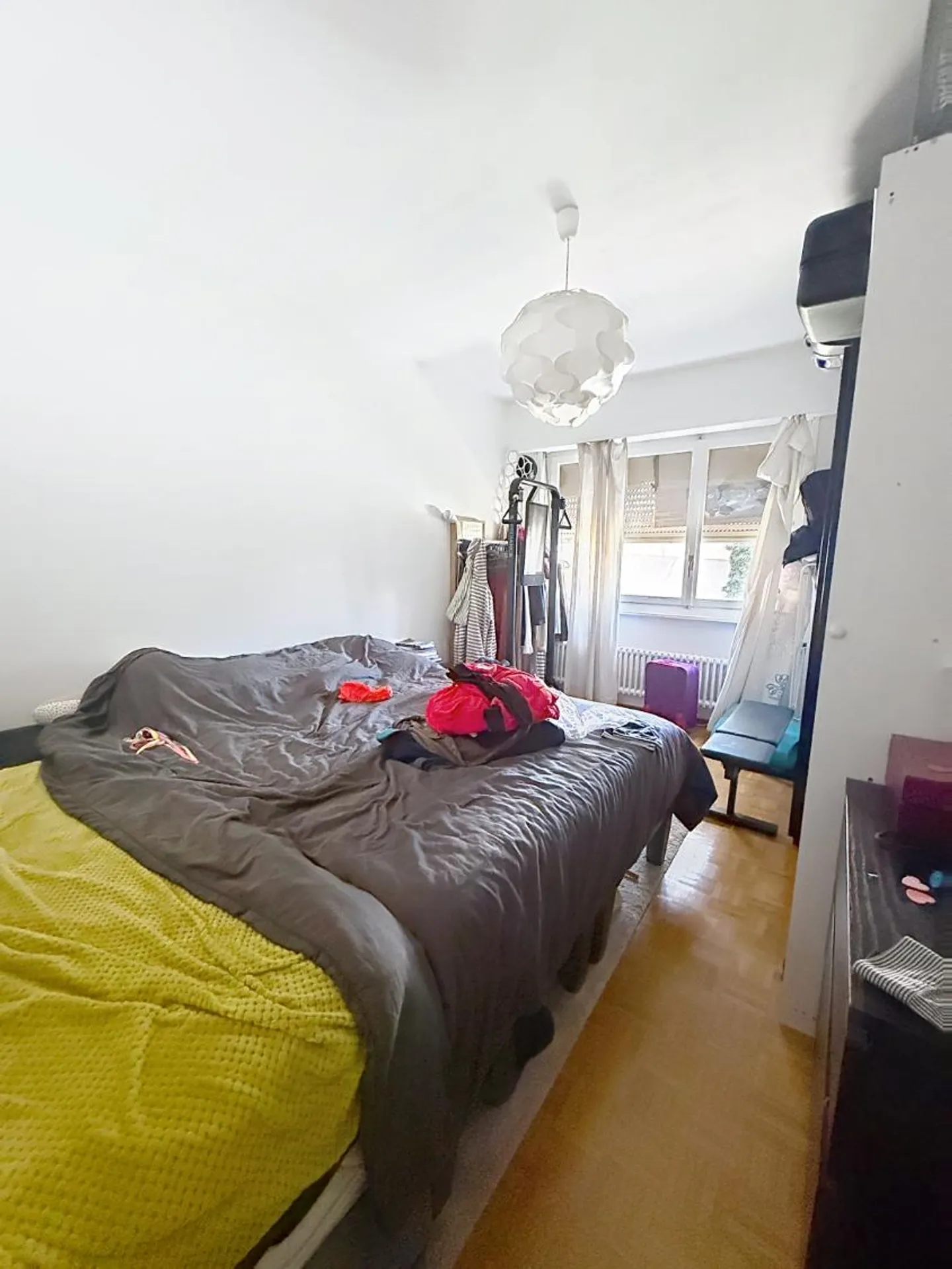 Appartement spacieux avec terrasse - Photo 3 sur 7