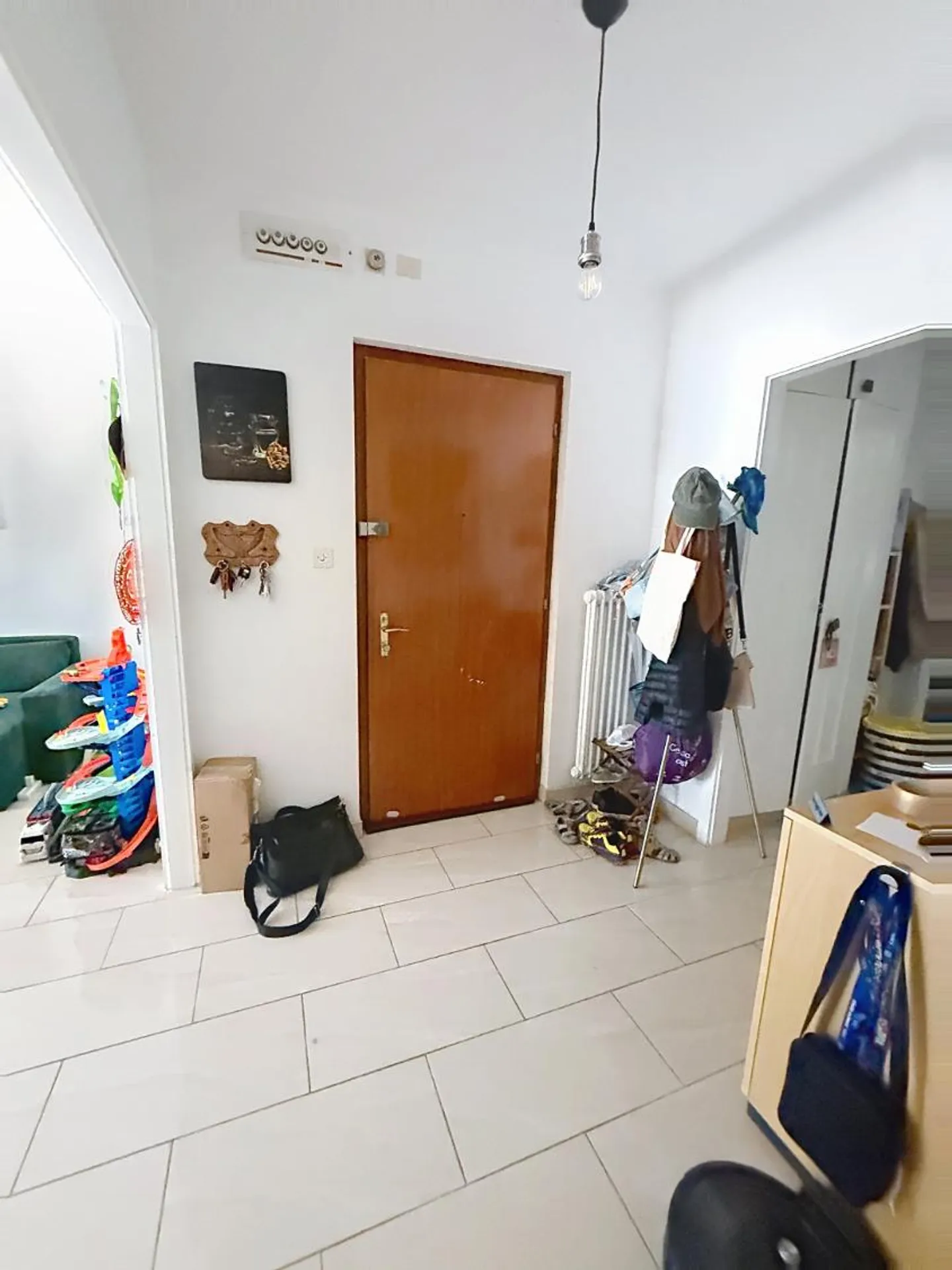 Appartement spacieux avec terrasse - Photo 4 sur 7