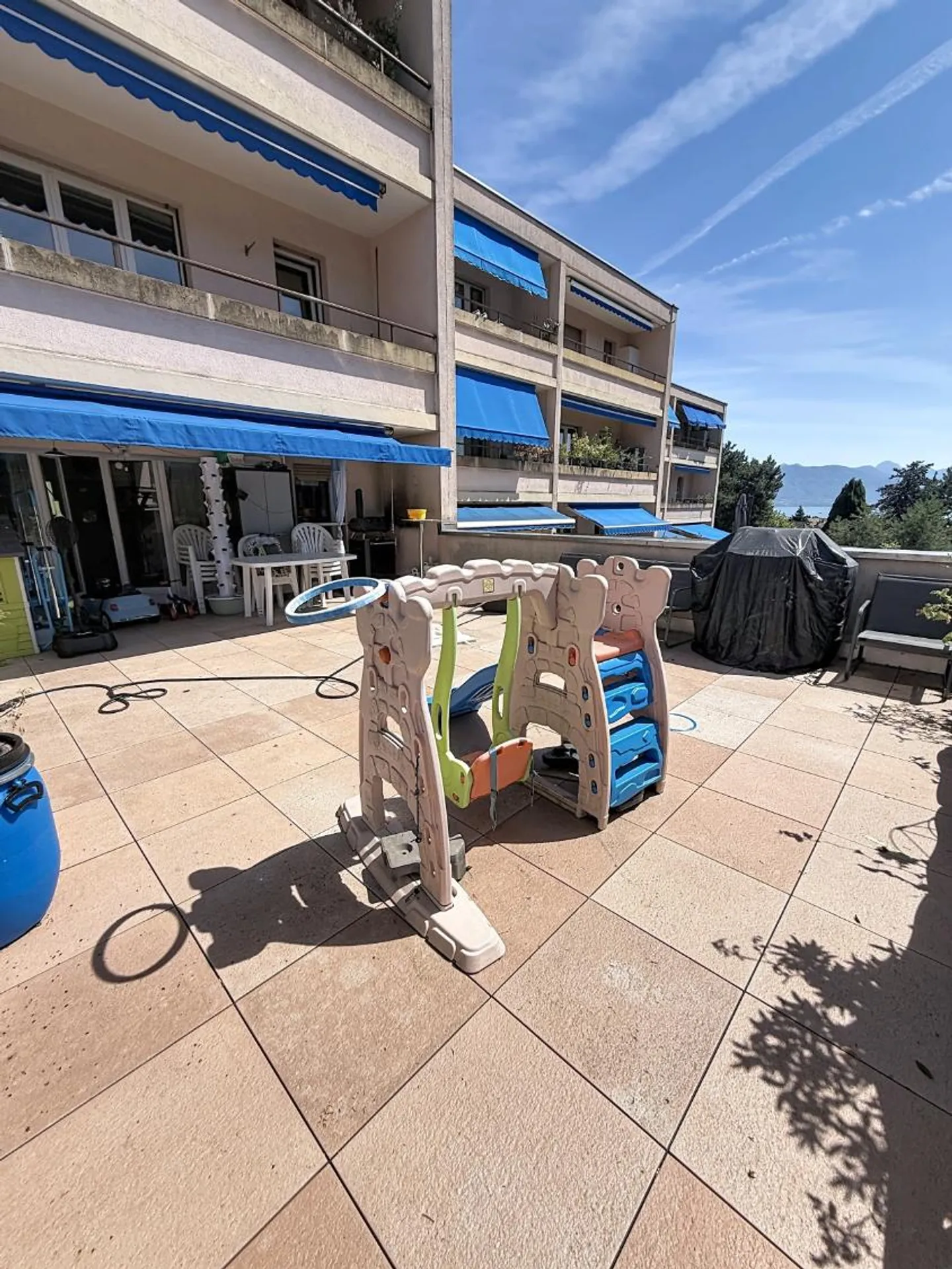 Appartement spacieux avec terrasse - Photo 6 sur 7