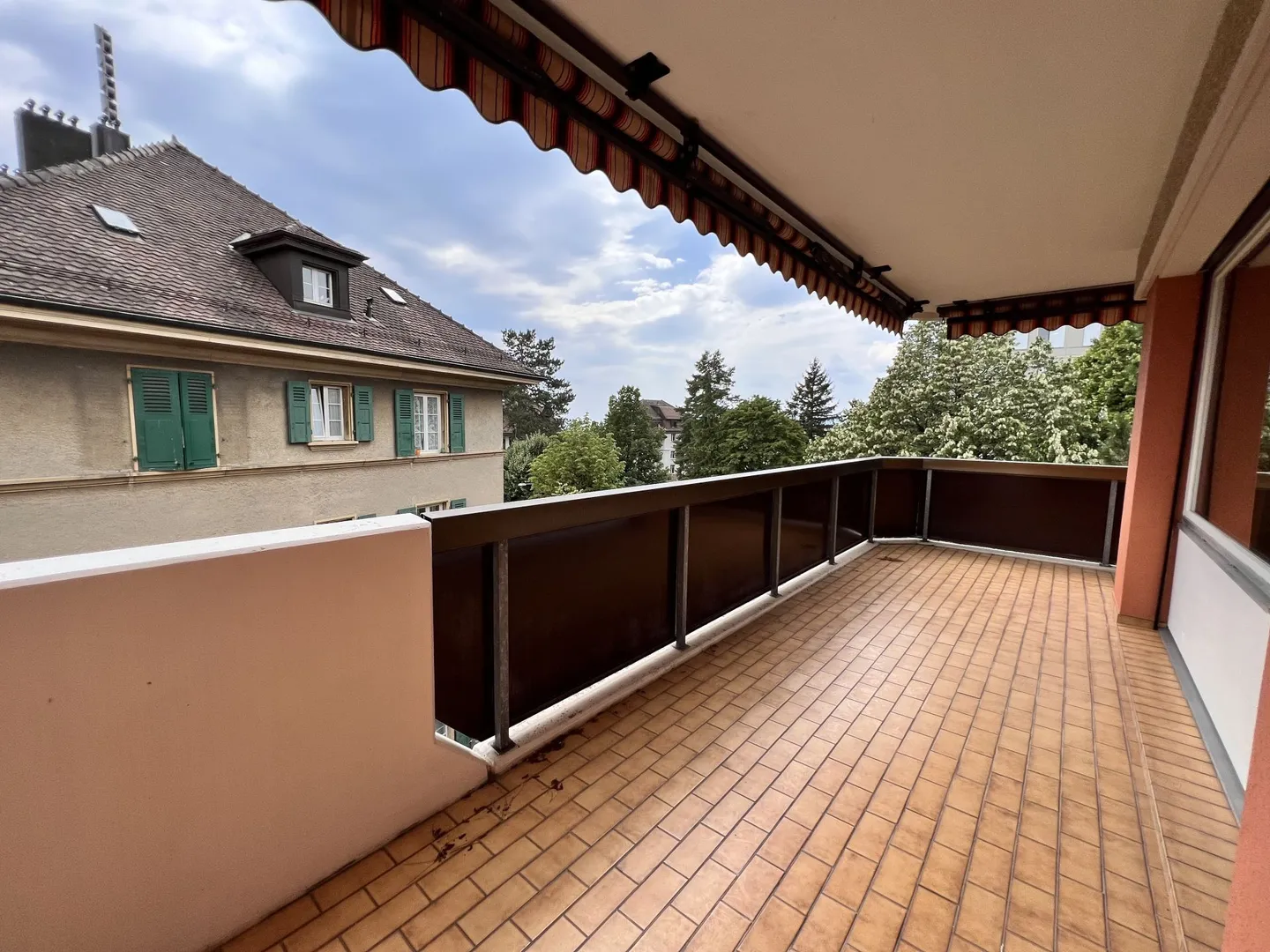 Beautiful spacious and renovated 3.5-room apartment, just steps from the CHUV - Photo 12 of 15