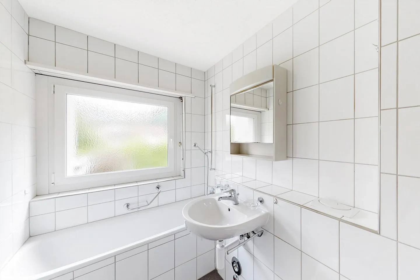 Votre nouvelle maison vous attend! - Photo 3 sur 8