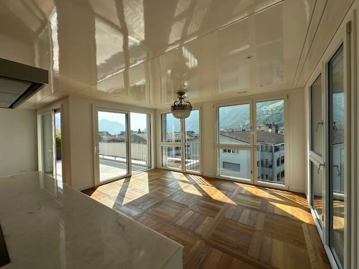 Appartamento attico esclusivo con grande terrazza direttamente nel centro - Foto 4 di 22
