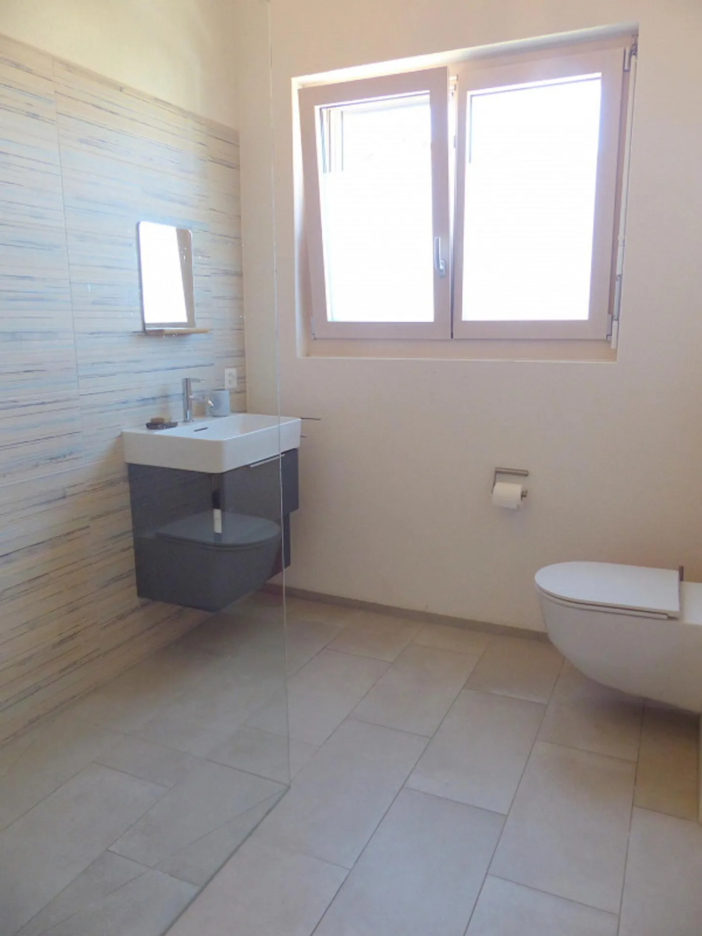 Exclusive Single-Family Home in a Quiet Prime Location in Gempen - Photo 8 of 14