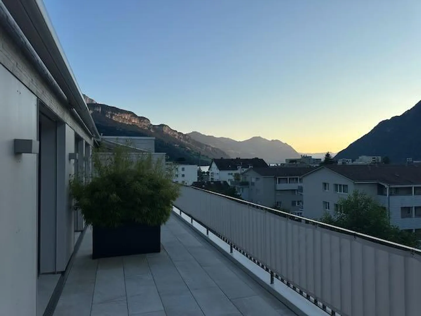 Appartamento attico esclusivo con grande terrazza direttamente nel centro - Foto 2 di 22