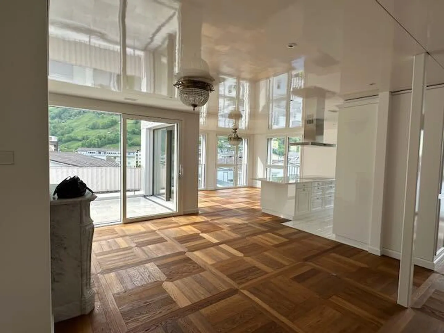 Appartamento attico esclusivo con grande terrazza direttamente nel centro - Foto 3 di 22