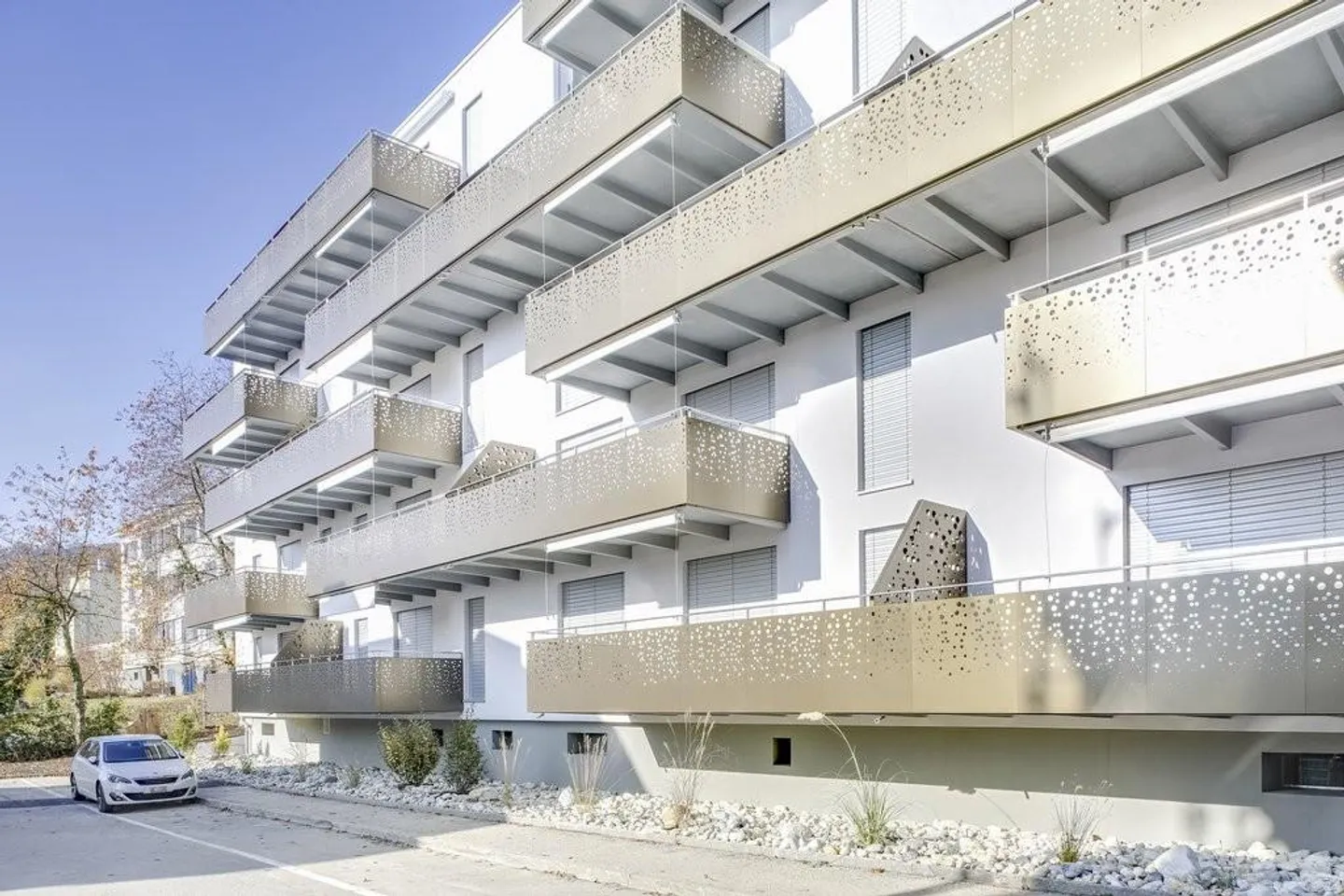 Überdachter Parkplatz zu vermieten - Foto 2 von 2