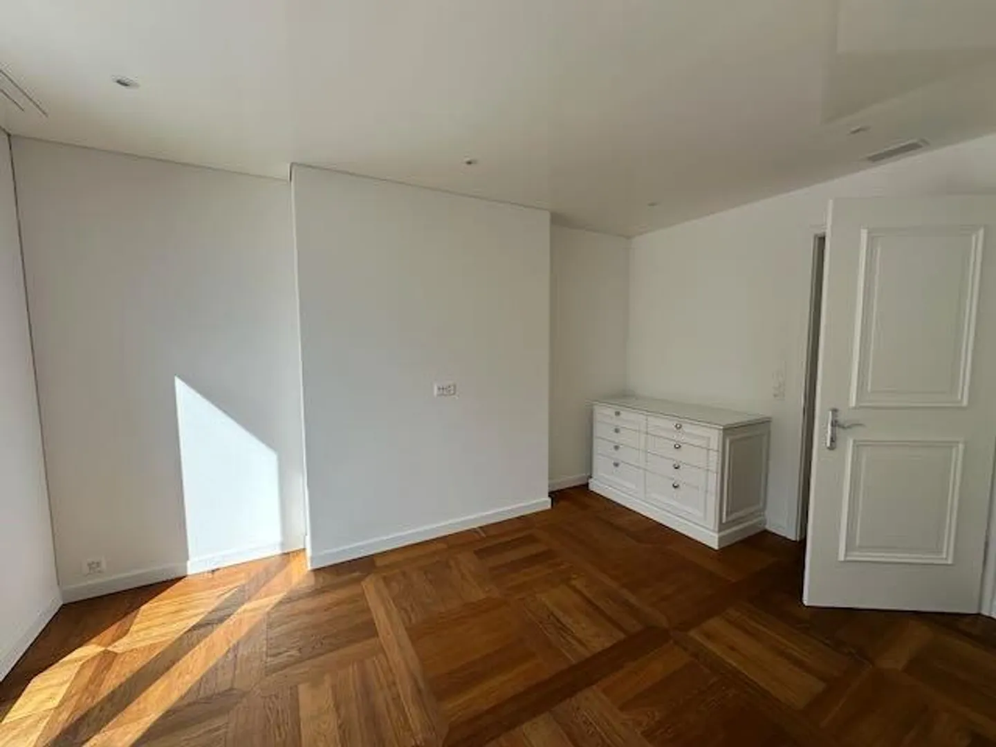 Appartamento attico esclusivo con grande terrazza direttamente nel centro - Foto 19 di 22