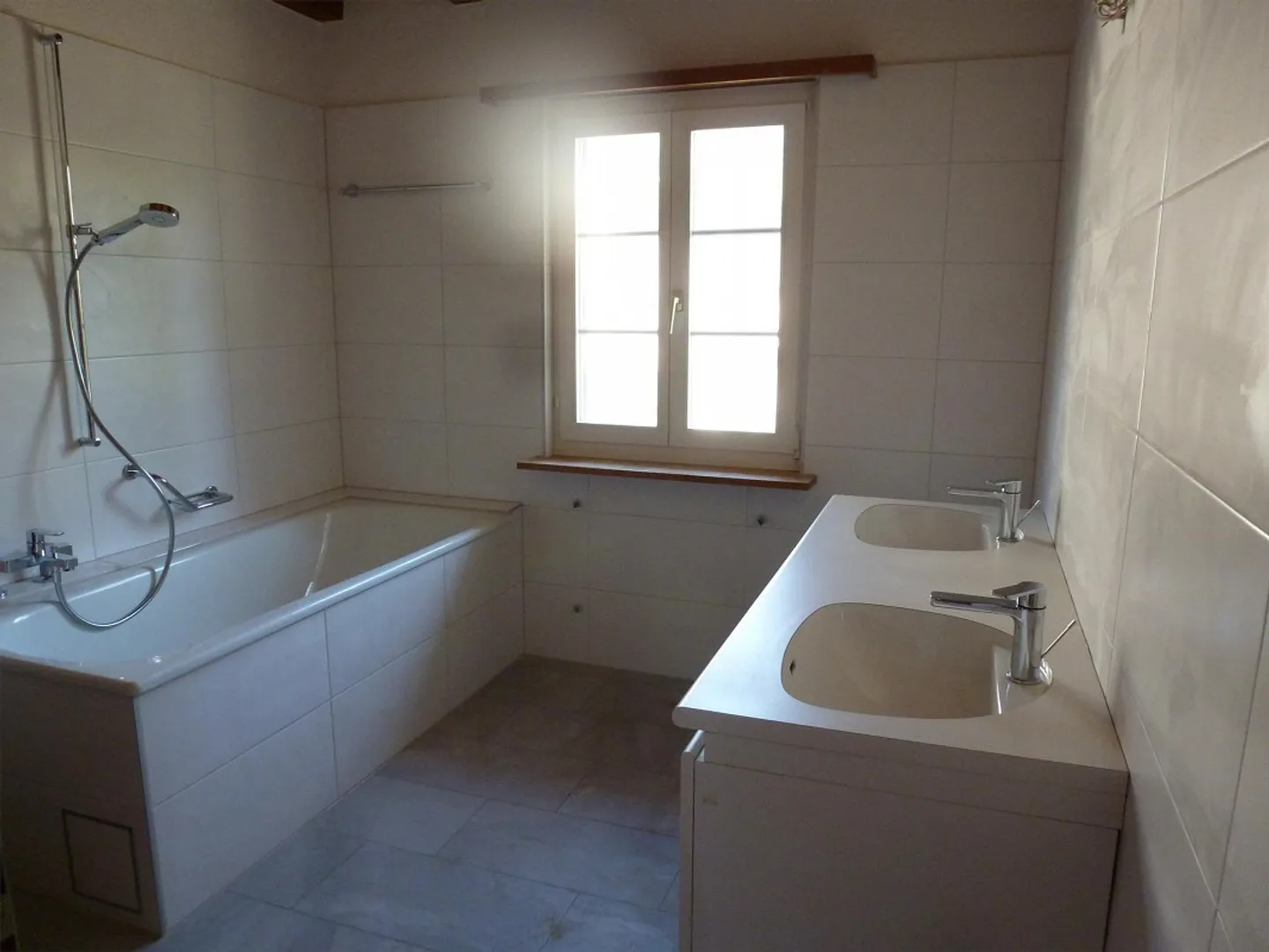Charmantes Doppelhaus in Allschwil - Foto 8 von 14