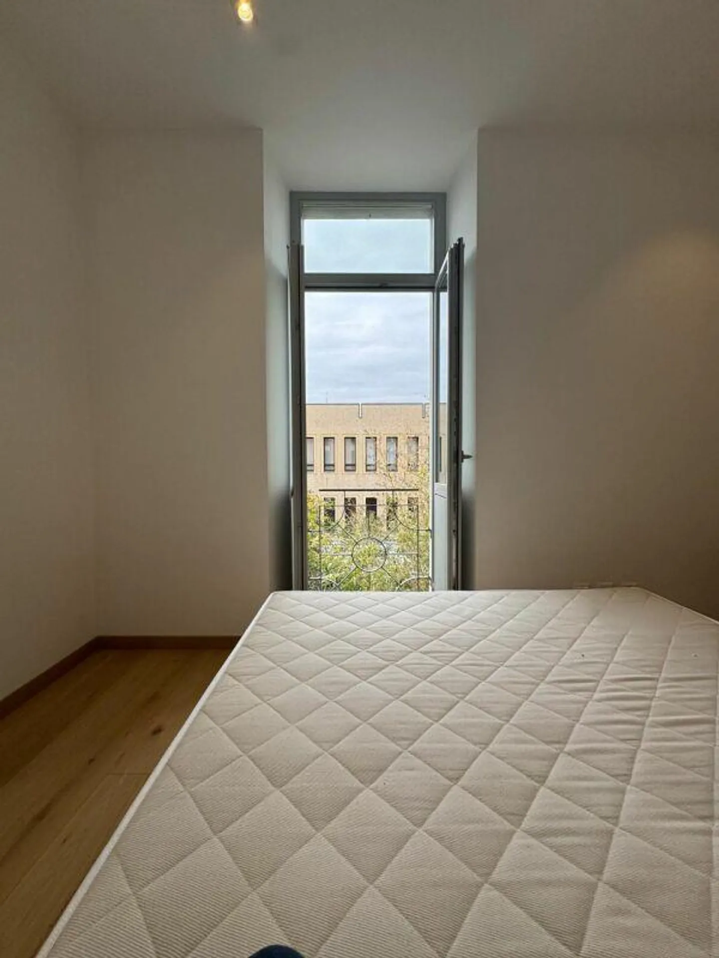 Modern 2.5-Room Apartment - Exclusive District in Lugano - Photo 6 of 9
