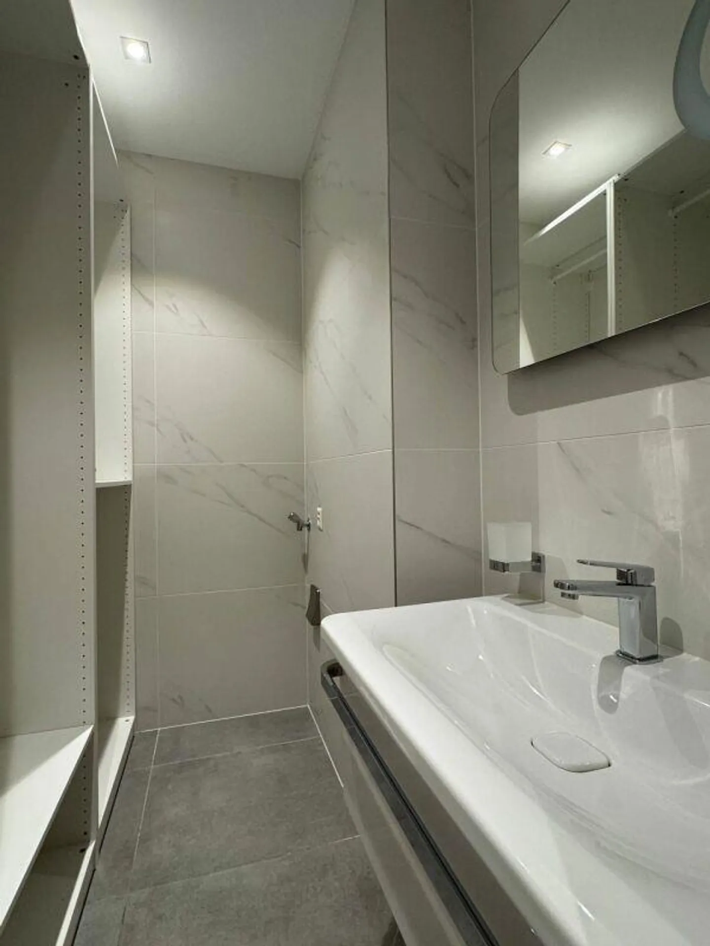 Modern 2.5-Room Apartment - Exclusive District in Lugano - Photo 8 of 9