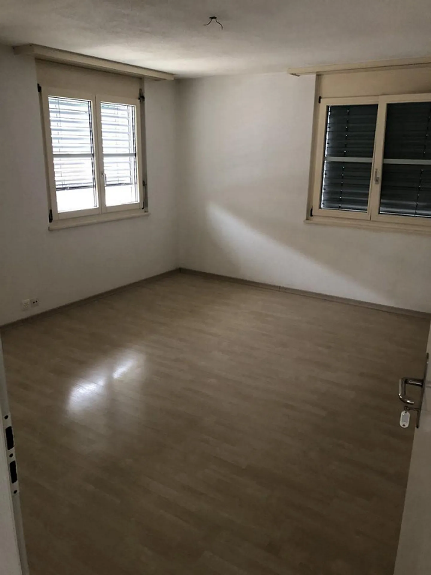 Appartement spacieux de 4,5 pièces avec balcon - Photo 8 sur 9