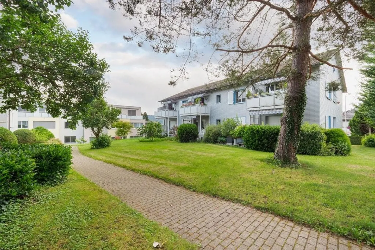 Treat yourself and your motorcycle to a parking space! - Photo 2 of 2