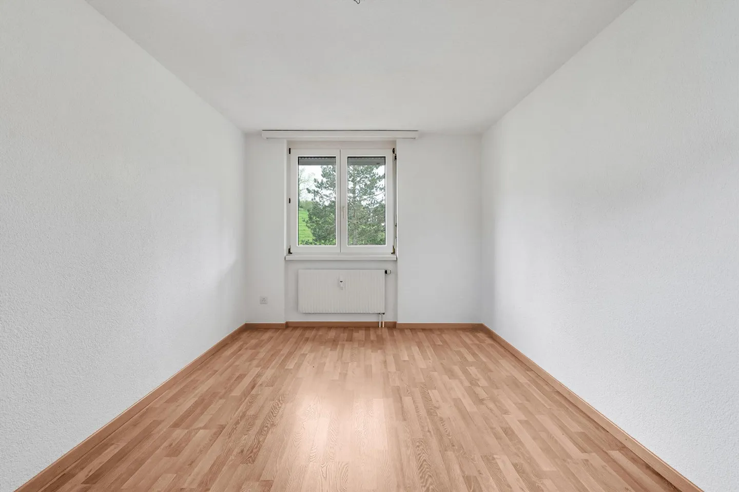 Appartamento affascinante con vista sul verde e ampio layout - Foto 9 di 9