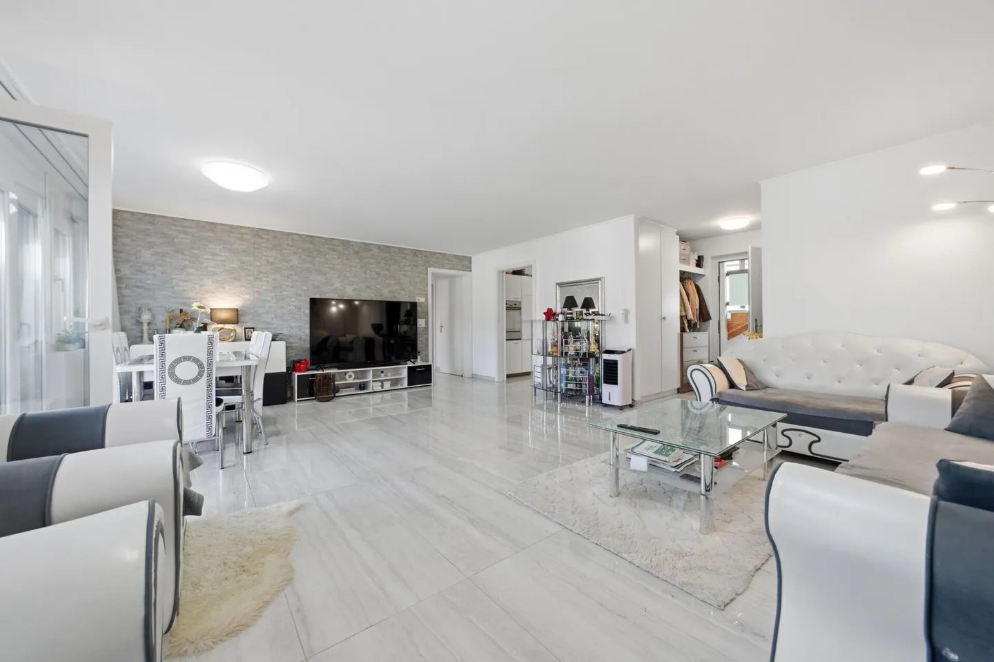 Wohntraum unmittelbar am Vierwaldstättersee & Rigi-Blick (4.34 % Rendite) - Foto 3 von 13