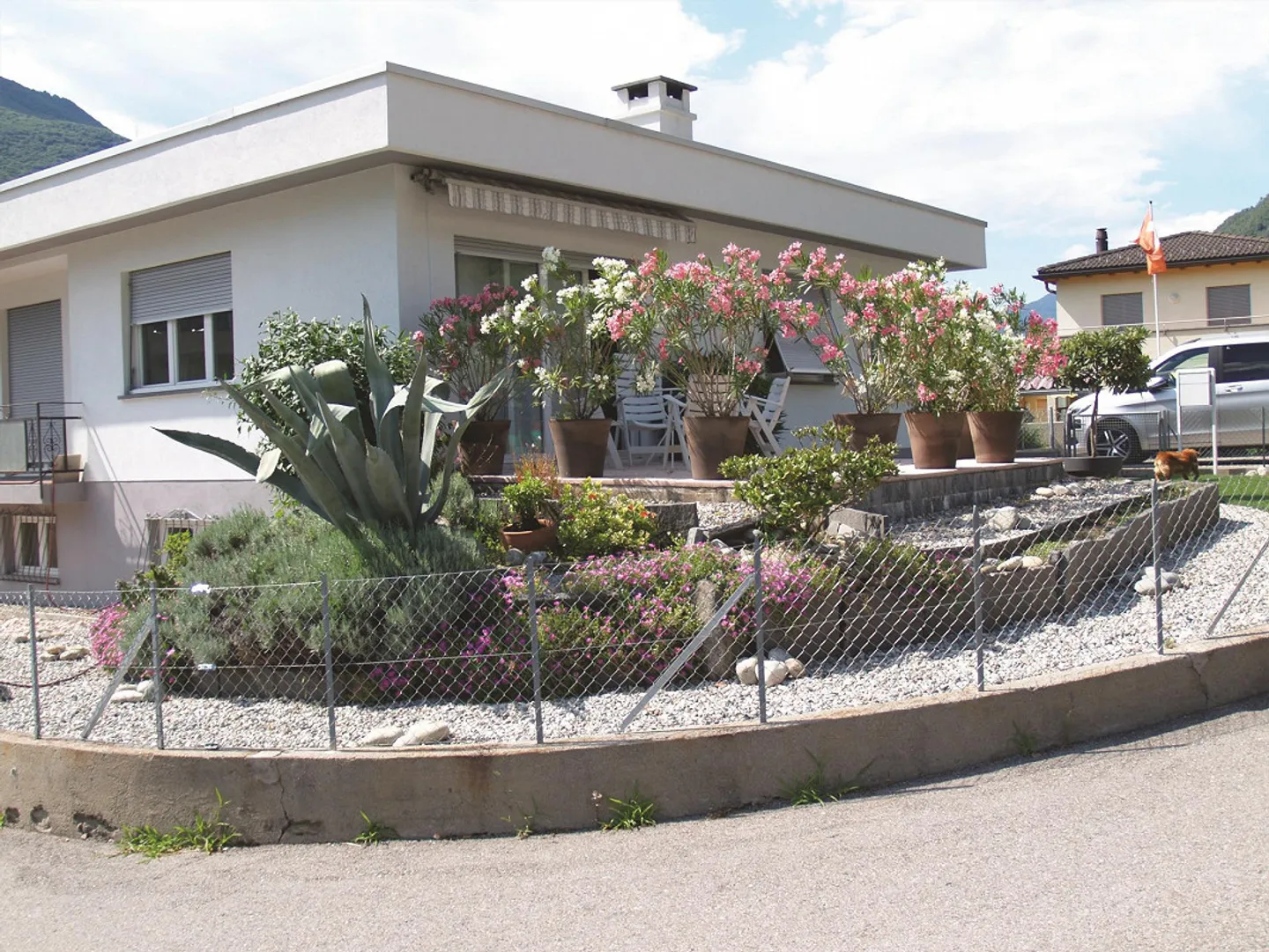 VILLA INDÉPENDANTE 4.5 PIÈCES - SPACIEUSE-CONFORT ET PRIVACY - Photo 1 sur 5