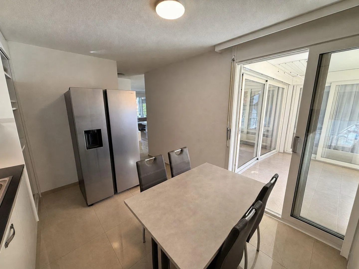 Élégant 4.5 pièces avec 2 terrasses et 3 places de parking à Gordola - Photo 5 sur 14