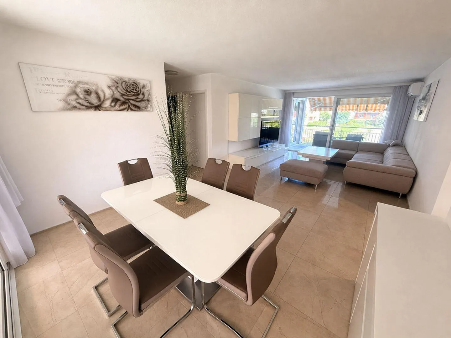 Élégant 4.5 pièces avec 2 terrasses et 3 places de parking à Gordola - Photo 2 sur 14