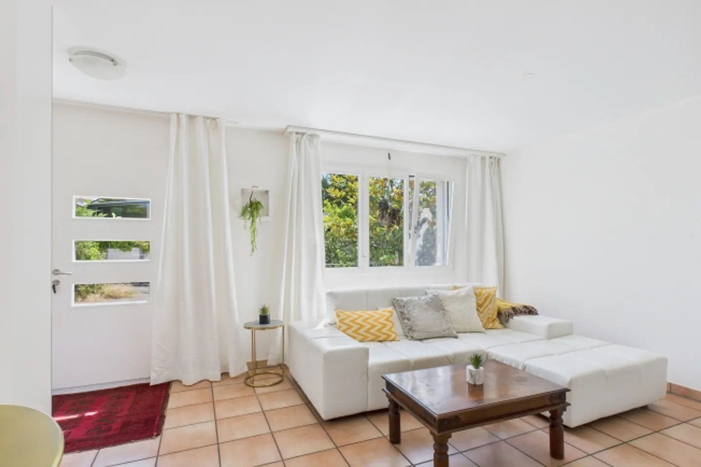 Casa a schiera angolare con paradiso del giardino a Uster - Foto 2 di 8