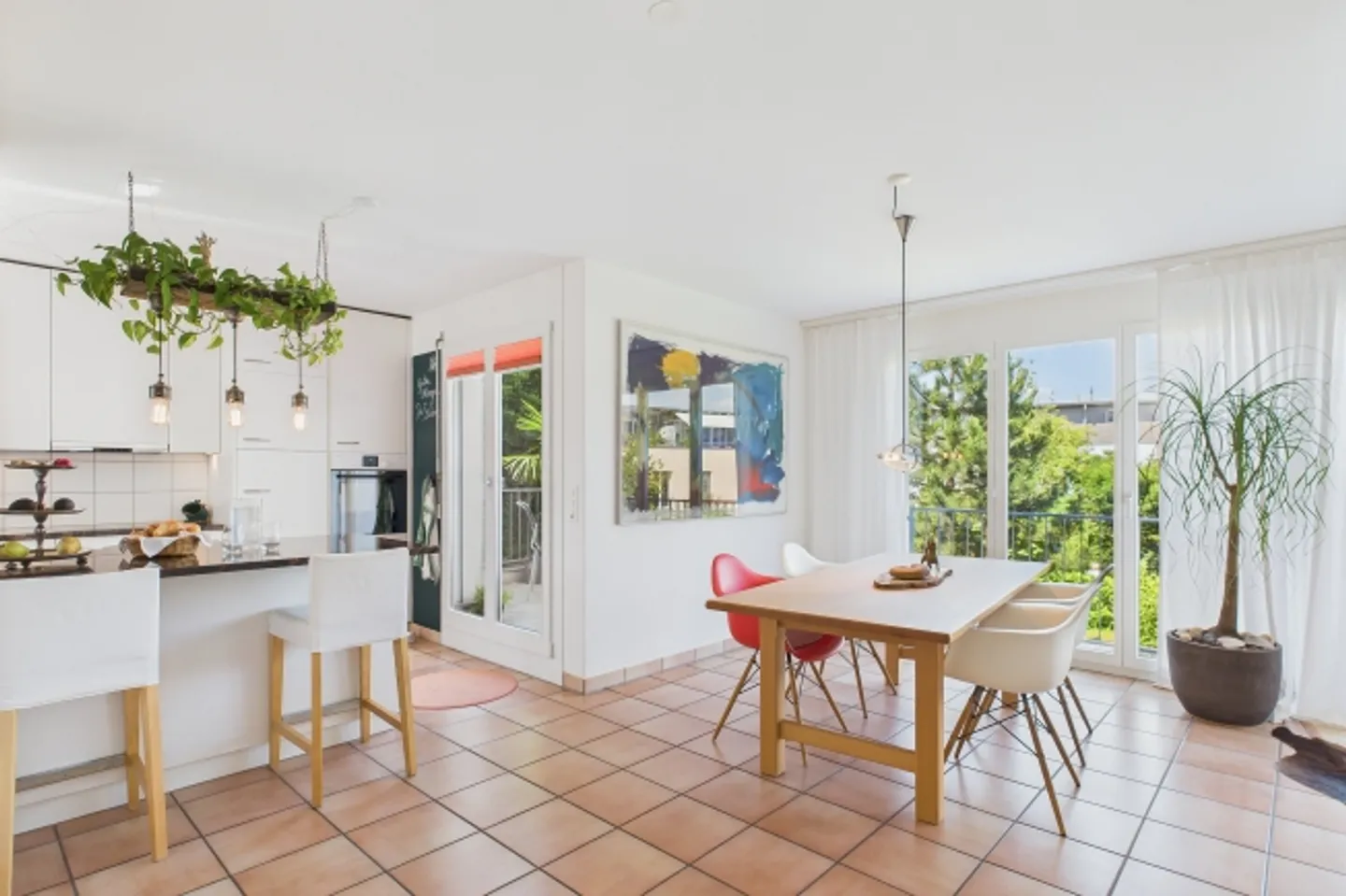 Casa a schiera angolare con paradiso del giardino a Uster - Foto 4 di 8