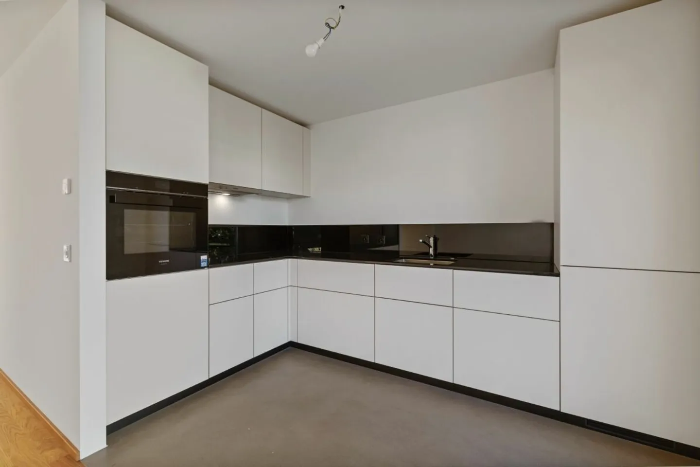 Completely Renovated 6 1/2-Room Row House in Preferred Location - Photo 7 of 13