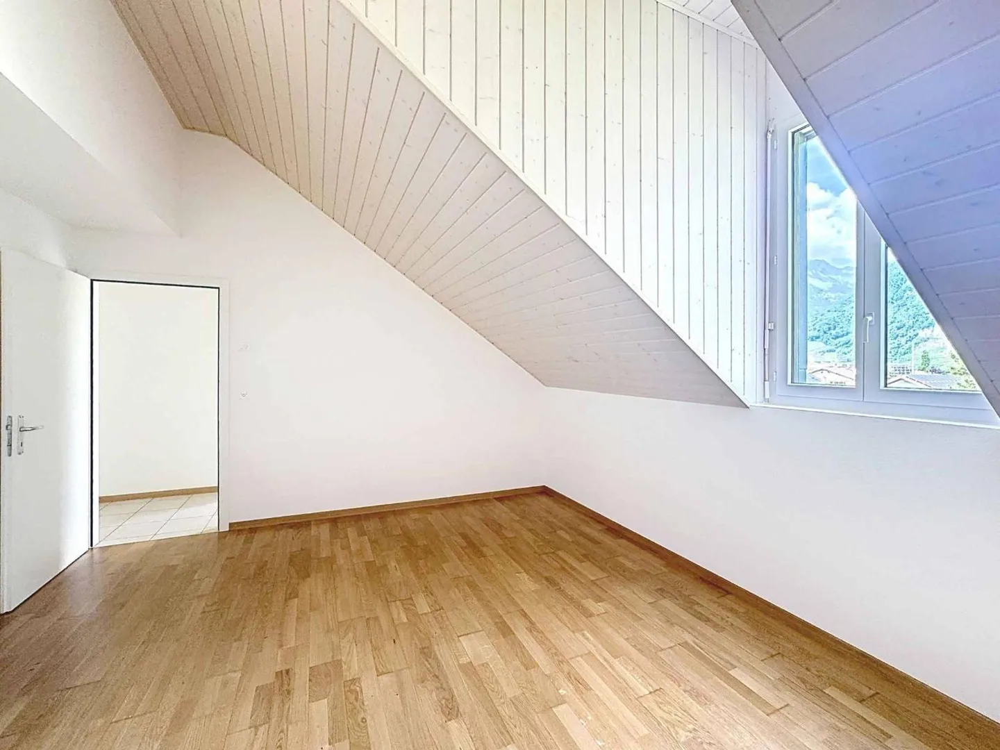 Large 4.5 room apartment of 137.7 m2 with mezzanine and covered balconies - Photo 9 of 11