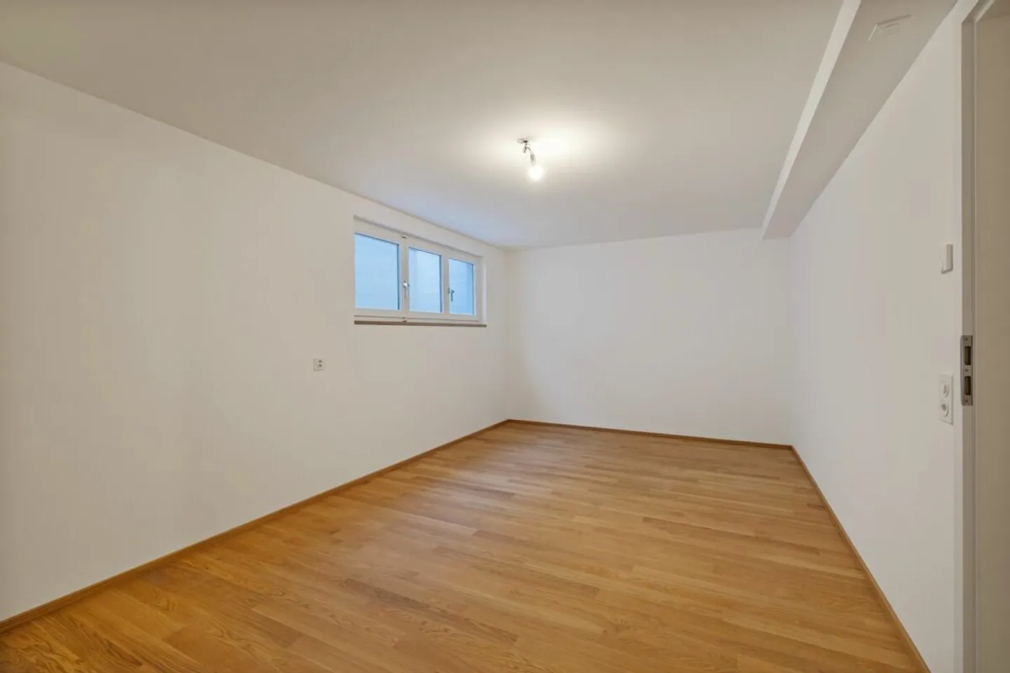 Completely Renovated 6 1/2-Room Row House in Preferred Location - Photo 13 of 13