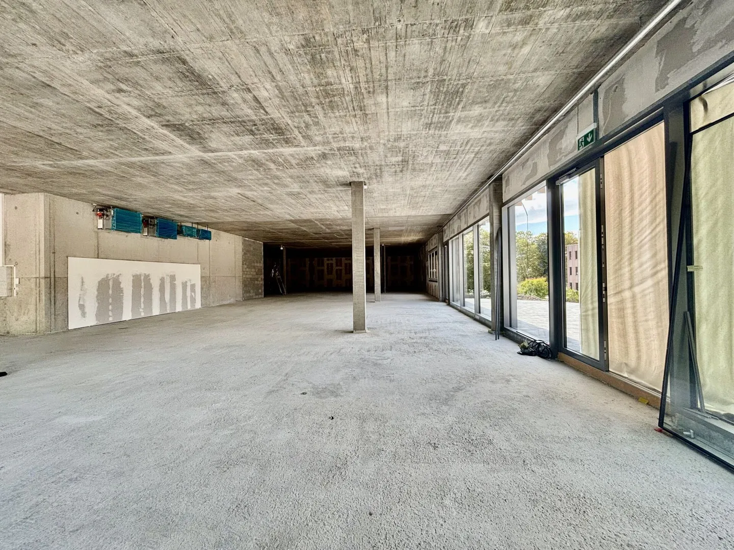 Office space for rent - Photo 2 of 3