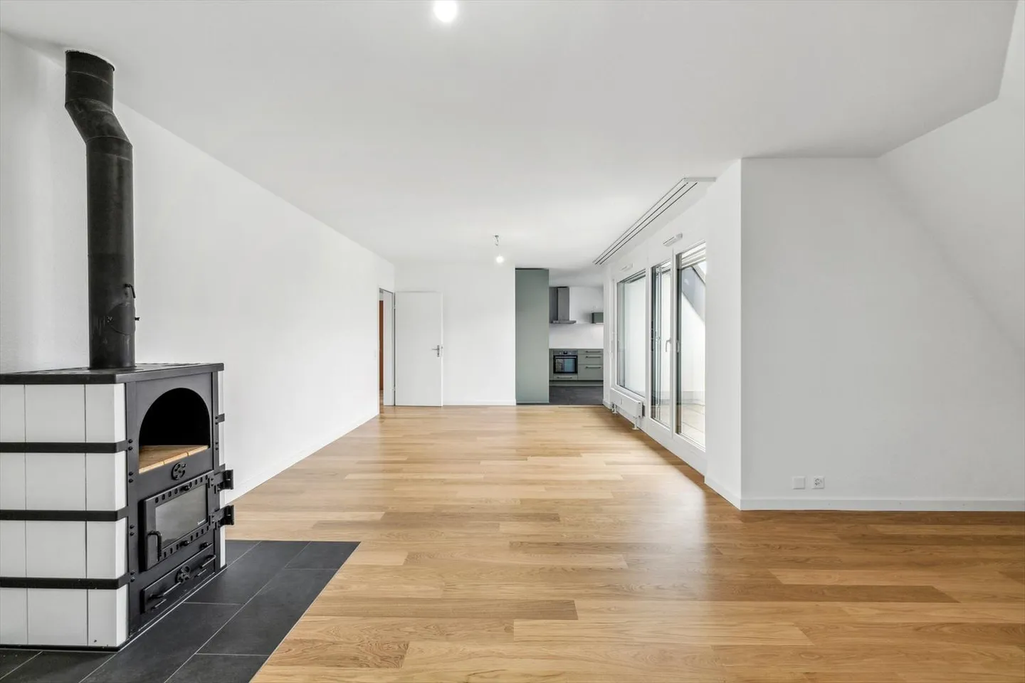 Appartement sous les combles fraîchement rénové (avec une belle promotion pendant la durée de la location) - Photo 2 sur 10