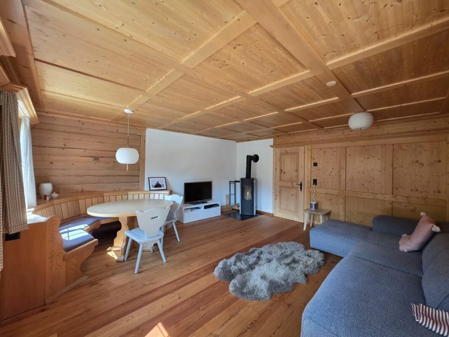 Renovated 3.5 room apartment - Photo 1 of 11