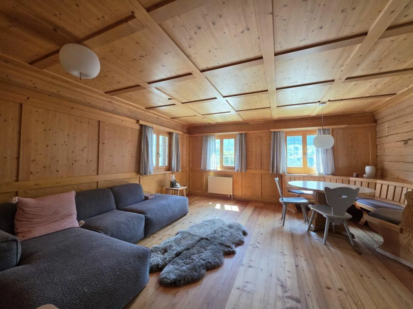 Renovated 3.5 room apartment - Photo 2 of 11