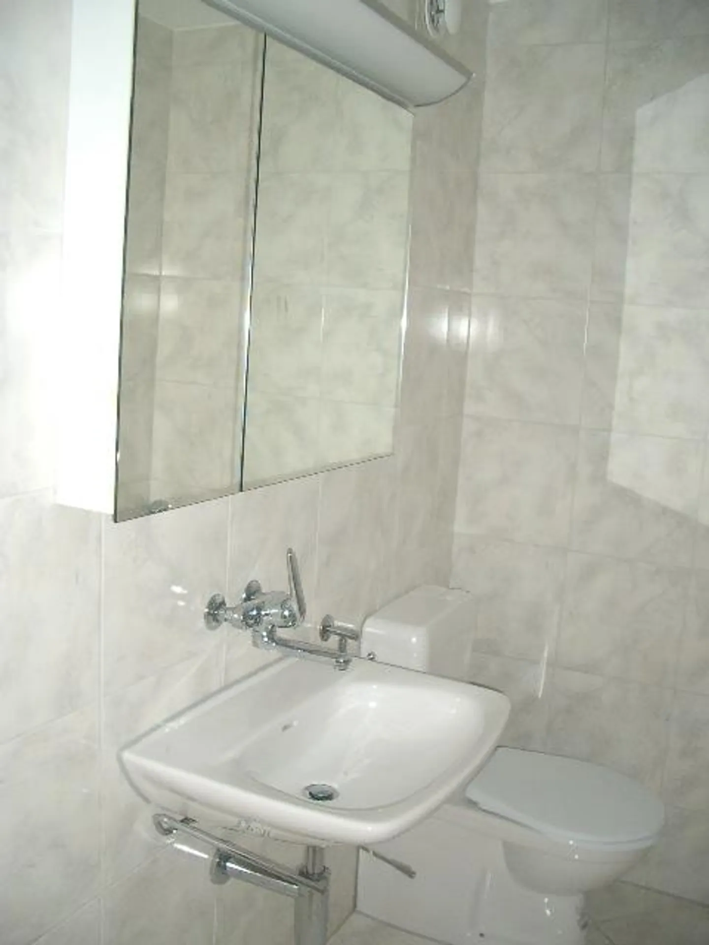 In the popular Hirtenhof district - Photo 9 of 10