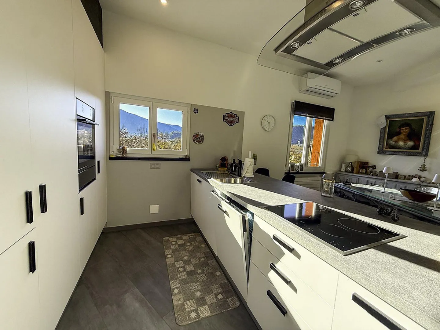 Zweitwohnsitz: 3.5 Zimmer-Wohnung im obersten Stockwerk mit Zugang zur Promenade am Fluss Maggia - Foto 4 von 24