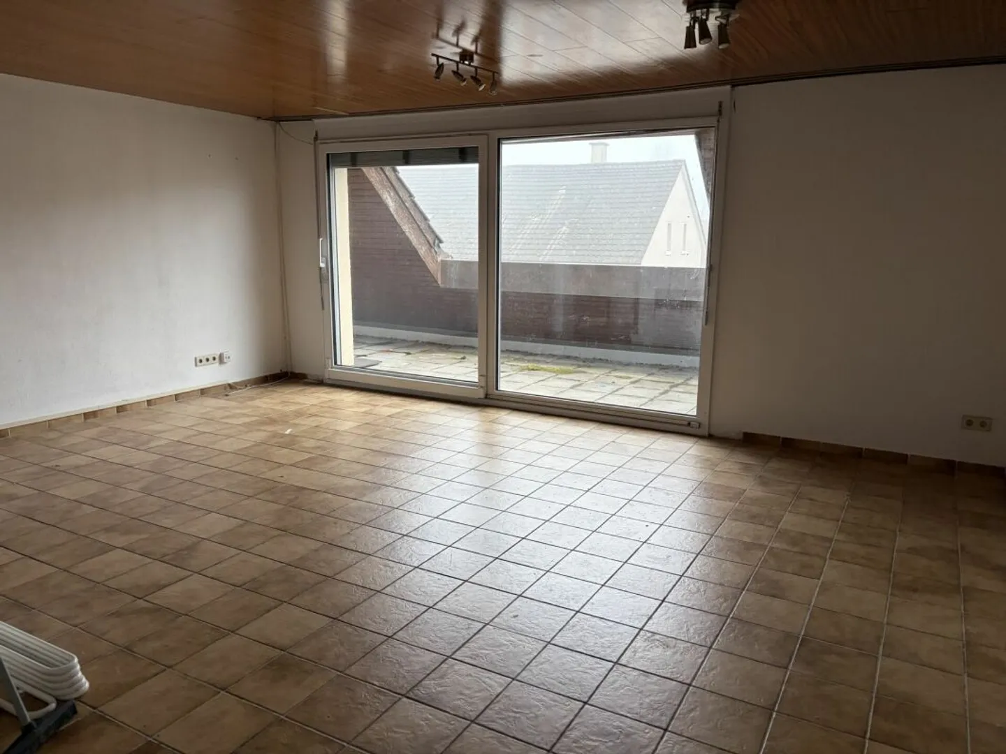 3½-Zimmer-Wohnung mit grosser Terrasse: ideales Renovationsobjekt - Photo 3 of 3