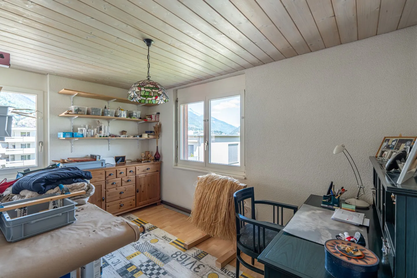 Charming 4.5-room attic apartment with gallery and mountain view - Photo 6 of 14