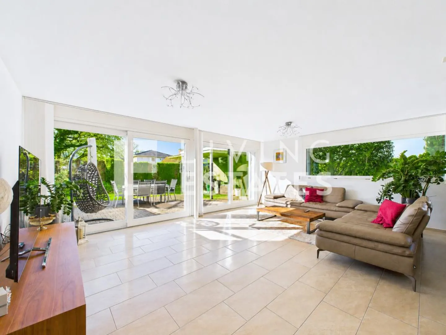 MODERNE WOHNOASE - RAUM. TERRASSE. AUSSICHT. - Photo 2 sur 17