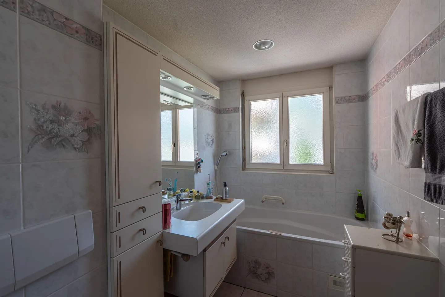 Charming 4.5-room attic apartment with gallery and mountain view - Photo 11 of 14