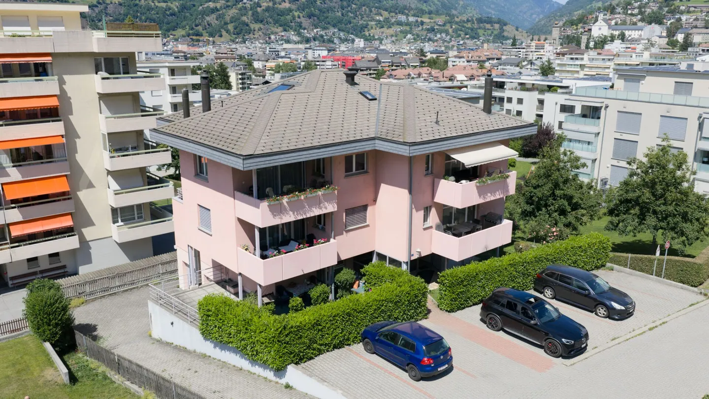 Charming 4.5-room attic apartment with gallery and mountain view - Photo 13 of 14